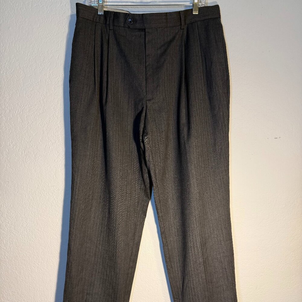 JoS A. Bank Men's Pants 37 x‎ 30 areer Workwear Cuffed Hems Pleated Sunday Best